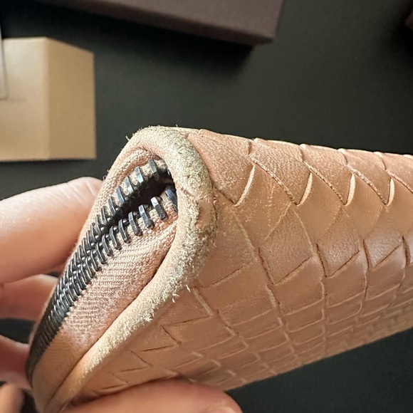 Bottega Veneta Peachy Pink Zipper Wallet with Box and Authenticity Card - Picture 15 of 15